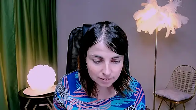 Snapshot of MartaEdams chatting on November 2025 06:13:01 AM MartaEdams online show from November 2025 06:13:01 AM