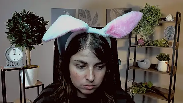 Snapshot of MartaEdams chatting on November 2025 06:17:01 AM MartaEdams online show from November 2025 06:17:01 AM