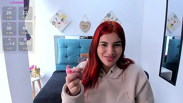 Sharloth F W online show from December 2025 01:46:01 PM