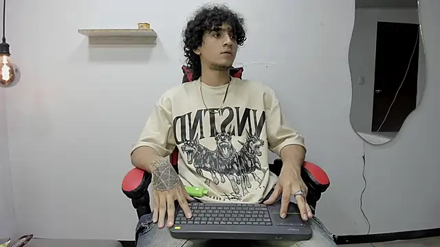 JackesTaylor online show from November 2025 04:38:02 AM