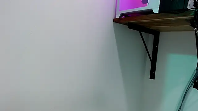 eladyrous98 online show from November 2025 01:48:02 PM