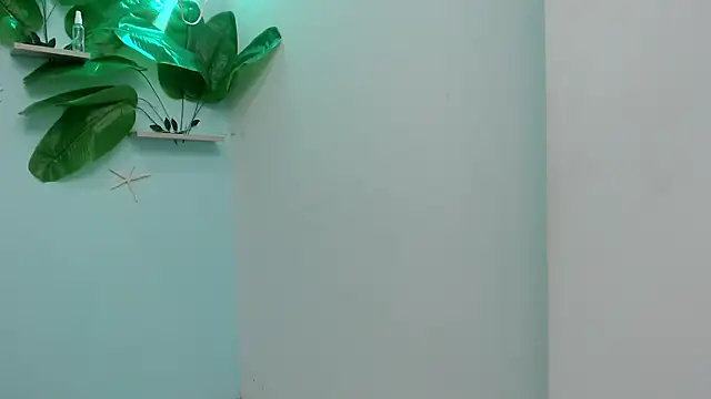 eladyrous98 online show from November 2025 02:11:01 PM