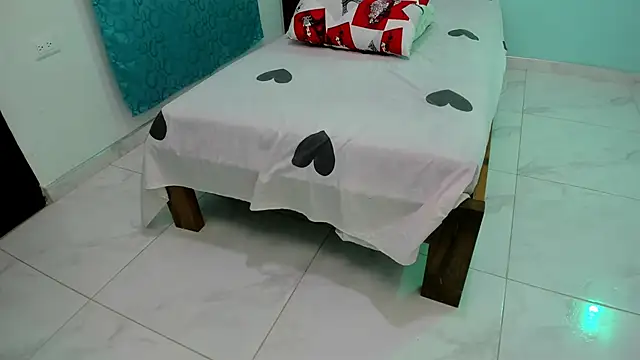 eladyrous98 online show from November 2025 07:09:01 AM