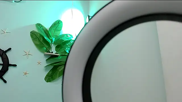 eladyrous98 online show from October 2025 06:01:01 AM