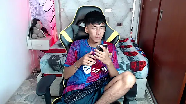 Snapshot of yiisu_ chatting on October 2025 12:17:02 PM yiisu  online show from October 2025 12:17:02 PM