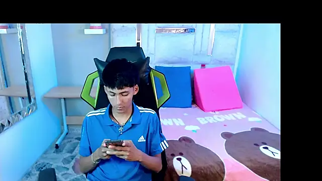 Snapshot of yiisu_ chatting on September 2025 06:17:01 PM yiisu  online show from September 2025 06:17:01 PM