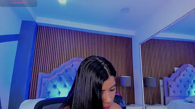 Snapshot of SelenaStonne chatting on October 2025 08:10:01 PM SelenaStonne online show from October 2025 08:10:01 PM