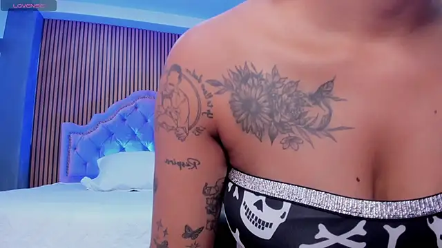 Snapshot of SelenaStonne chatting on October 2025 08:17:02 PM SelenaStonne online show from October 2025 08:17:02 PM