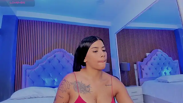 Snapshot of SelenaStonne chatting on October 2025 07:48:02 PM SelenaStonne online show from October 2025 07:48:02 PM