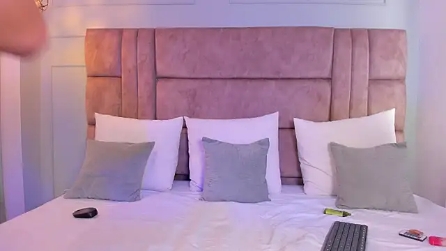 Snapshot of cloe_bunnny chatting on September 2025 05:46:02 PM cloe bunnny online show from September 2025 05:46:02 PM