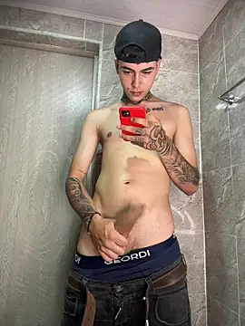 Snapshot of samm4044 chatting on December 2025 09:53:01 PM samm4044 online show from December 2025 09:53:01 PM