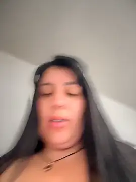 victoria amatista  online show from June 2026 06:01:01 PM