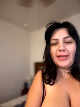 victoria amatista  online show from May 2026 01:05:01 PM