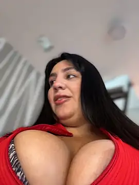 victoria amatista  online show from April 2026 08:15:01 PM