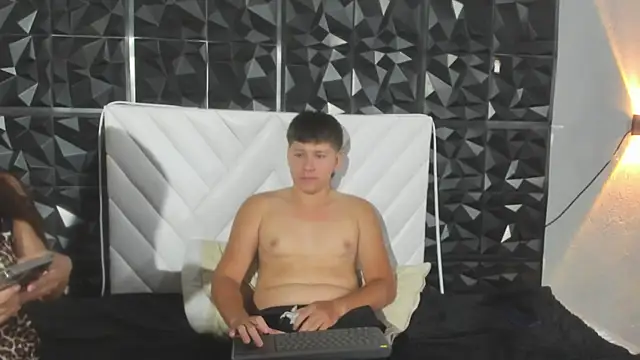 Red house 333 online show from March 2026 09:37:02 PM