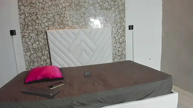 Red house 333 online show from October 2025 04:55:02 AM