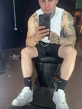 crazybarber69 online show from September 2025 04:52:02 AM