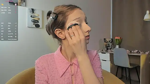 TaiteFairfield online show from February 2026 08:38:01 AM