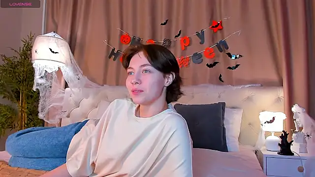 Snapshot of Skelerata chatting on October 2025 01:06:02 AM Skelerata online show from October 2025 01:06:02 AM