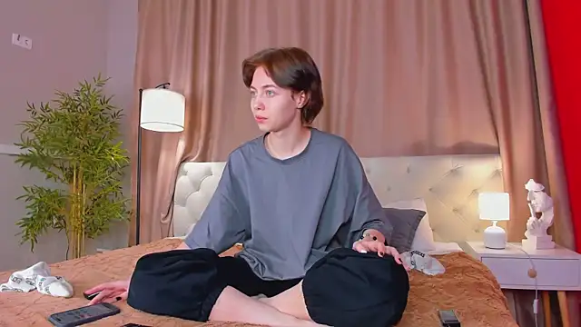 Snapshot of Skelerata chatting on October 2025 01:04:01 AM Skelerata online show from October 2025 01:04:01 AM