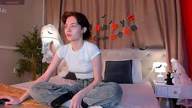 Snapshot of Skelerata chatting on October 2025 01:06:02 AM Skelerata online show from October 2025 01:06:02 AM