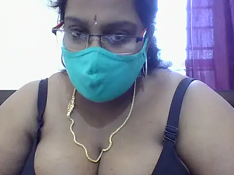 Snapshot of Reena-gowda chatting on September 2025 07:15:02 AM Reena-gowda online show from September 2025 07:15:02 AM