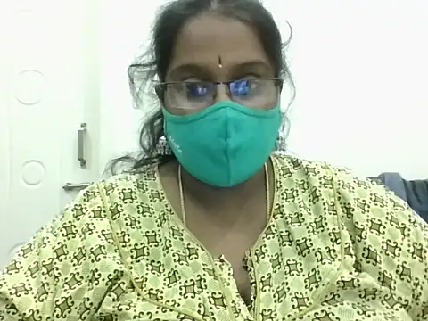 Snapshot of Reena-gowda chatting on October 2025 07:57:02 PM Reena-gowda online show from October 2025 07:57:02 PM