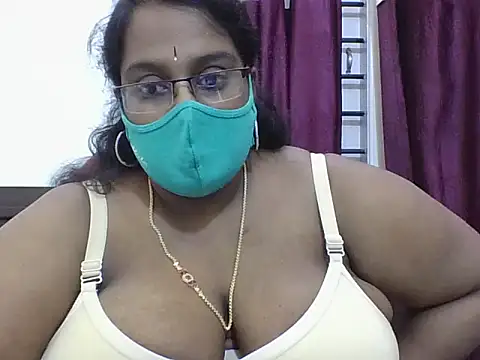 Snapshot of Reena-gowda chatting on September 2025 01:06:01 PM Reena-gowda online show from September 2025 01:06:01 PM