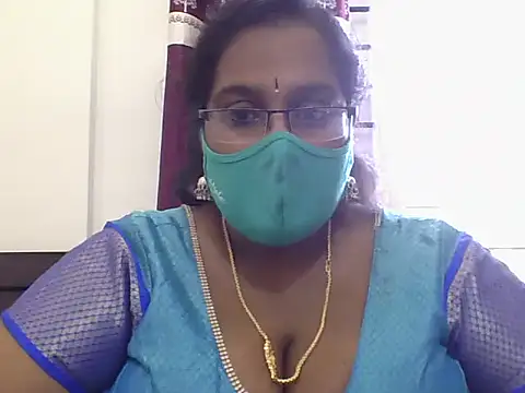 Snapshot of Reena-gowda chatting on September 2025 06:16:01 AM Reena-gowda online show from September 2025 06:16:01 AM
