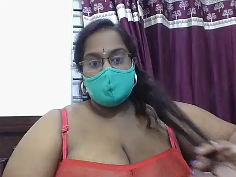 Snapshot of Reena-gowda chatting on October 2025 05:47:01 PM Reena-gowda online show from October 2025 05:47:01 PM