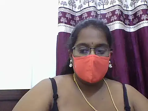 Snapshot of Reena-gowda chatting on September 2025 12:28:02 AM Reena-gowda online show from September 2025 12:28:02 AM