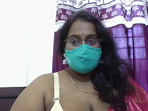 Snapshot of Reena-gowda chatting on September 2025 02:34:02 AM Reena-gowda online show from September 2025 02:34:02 AM