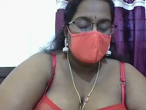 Snapshot of Reena-gowda chatting on October 2025 11:56:02 AM Reena-gowda online show from October 2025 11:56:02 AM