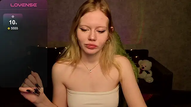Snapshot of Wendy_228 chatting on October 2025 01:17:02 AM Wendy 228 online show from October 2025 01:17:02 AM