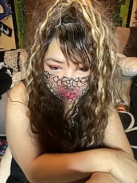 Snapshot of xoxLILxMELOxox chatting on October 2025 05:52:01 AM xoxLILxMELOxox online show from October 2025 05:52:01 AM