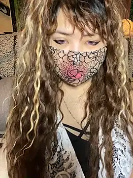 Snapshot of xoxLILxMELOxox chatting on October 2025 04:18:02 PM xoxLILxMELOxox online show from October 2025 04:18:02 PM