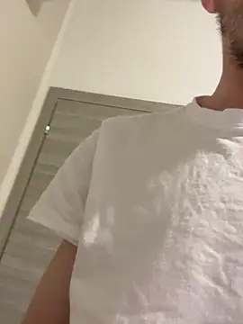 Snapshot of mario231197 chatting on February 2026 02:02:02 AM mario231197 online show from February 2026 02:02:02 AM