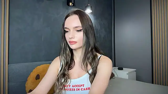 litlle angelll online show from January 2026 07:53:02 PM