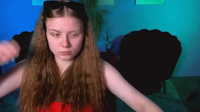 Snapshot of foxy_tease_ chatting on November 2025 10:19:01 AM foxy tease online show from November 2025 10:19:01 AM