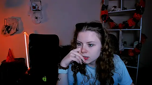 foxy tease  online show from October 2025 10:41:02 PM