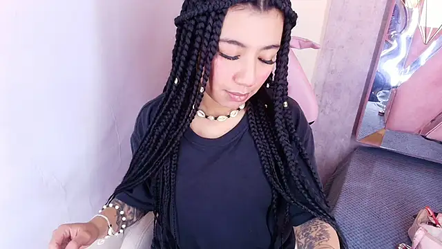 Snapshot of Soleil_66 chatting on October 2025 05:42:01 AM Soleil 66 online show from October 2025 05:42:01 AM