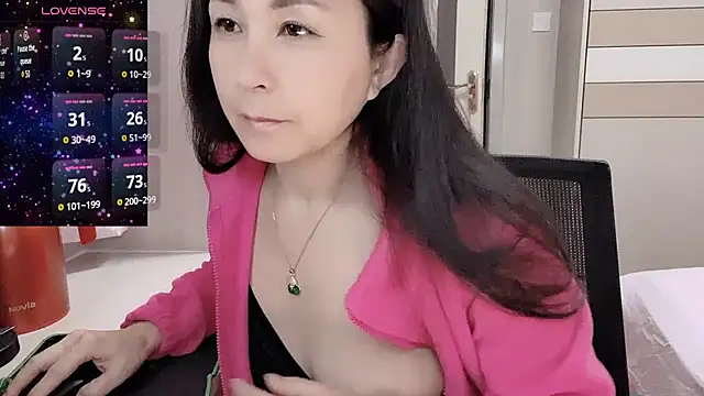 JackieBell online show from November 2025 10:57:01 PM