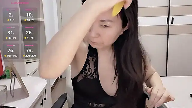 JackieBell online show from December 2025 12:28:02 AM