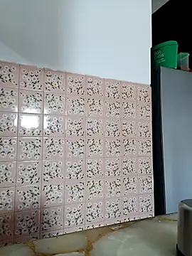 juanpa8453 online show from October 2025 05:03:02 PM