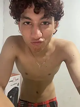 Darkknightx01 online show from April 2026 10:46:02 PM