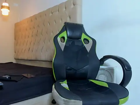 Darkknightx01 online show from November 2025 01:42:02 AM