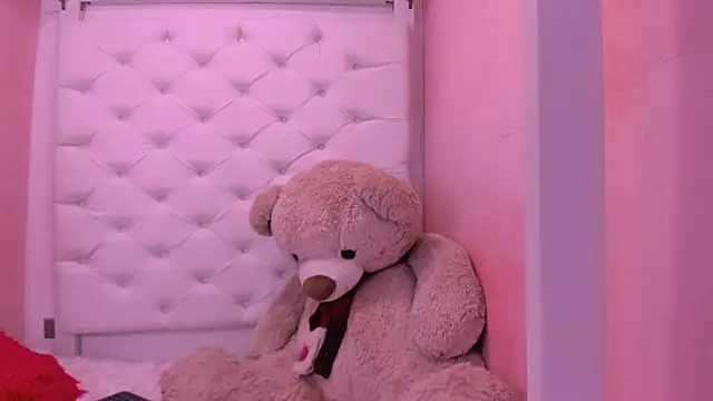 eimy skinny  online show from April 2026 01:46:01 PM