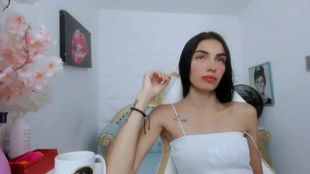 eimy skinny  online show from October 2025 07:02:01 PM