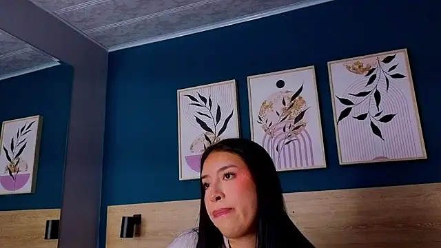 SarahMiler  online show from December 2025 07:48:01 PM