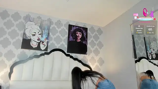 SarahMiler  online show from October 2025 07:43:01 PM